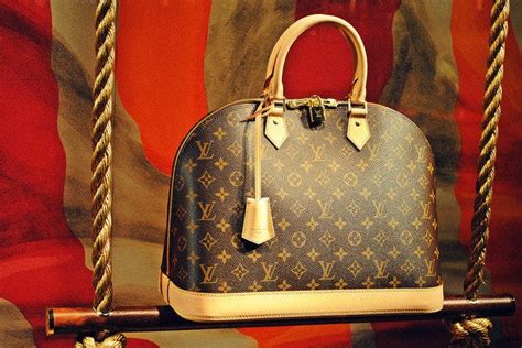 louis vuitton san lorenzo in lucina|louis vuitton roma etoile.